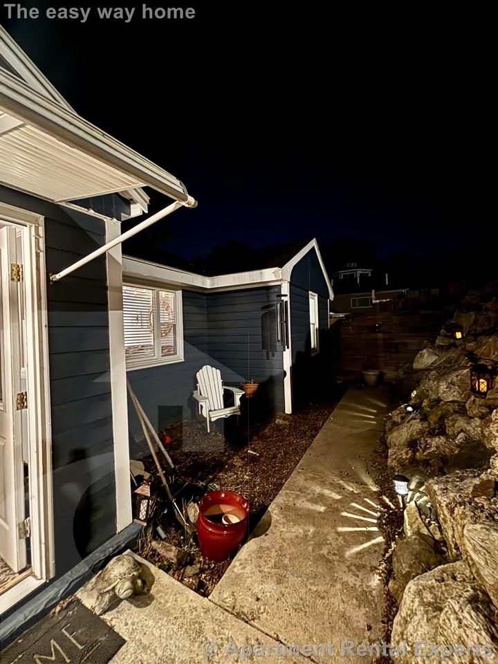 768 Main St - Photo 3 of 17