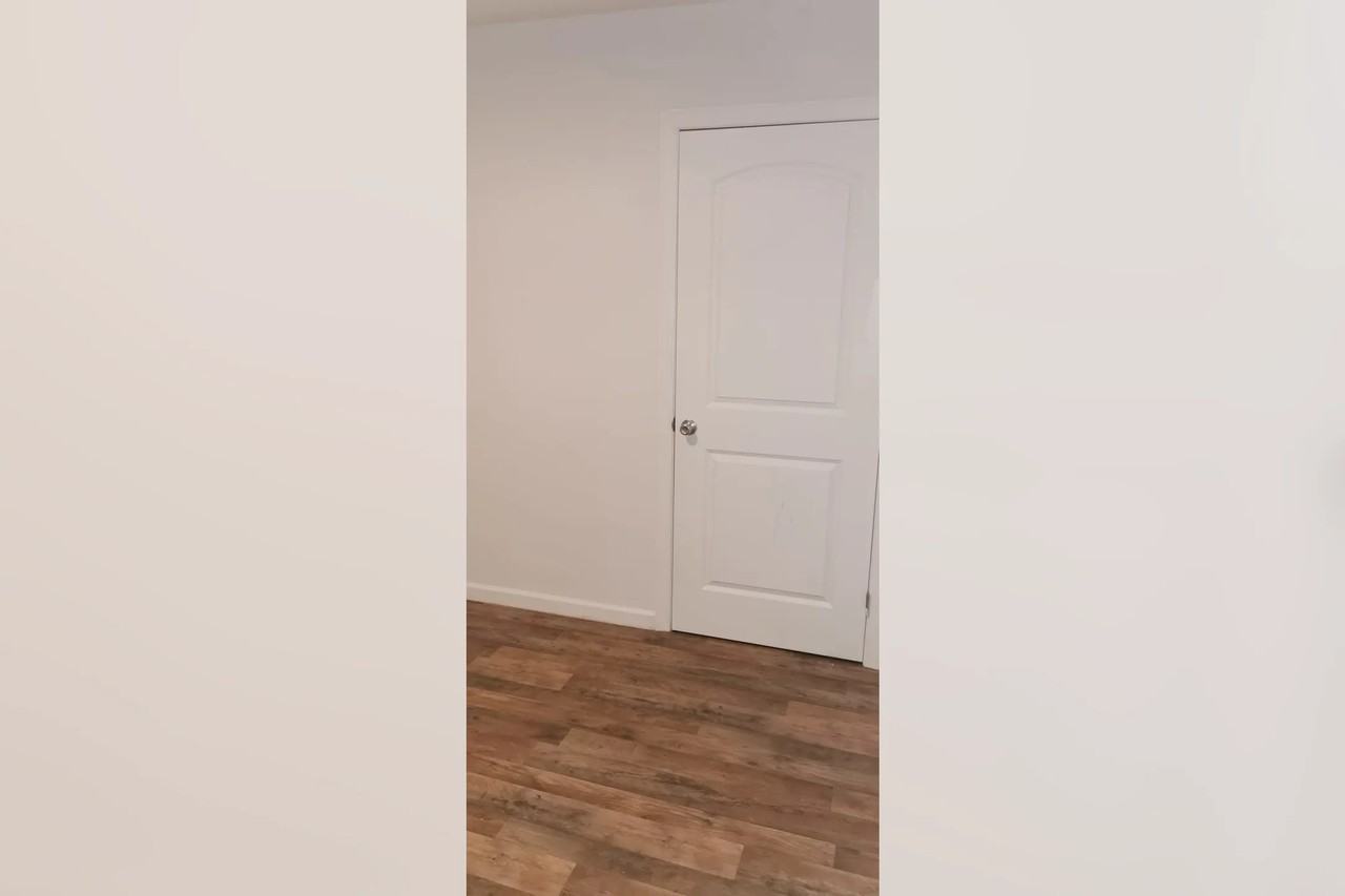 201 Richmond Ave - Photo 2 of 2