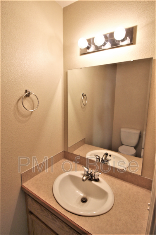1031 E Iowa Ave #1 - Photo 6 of 17