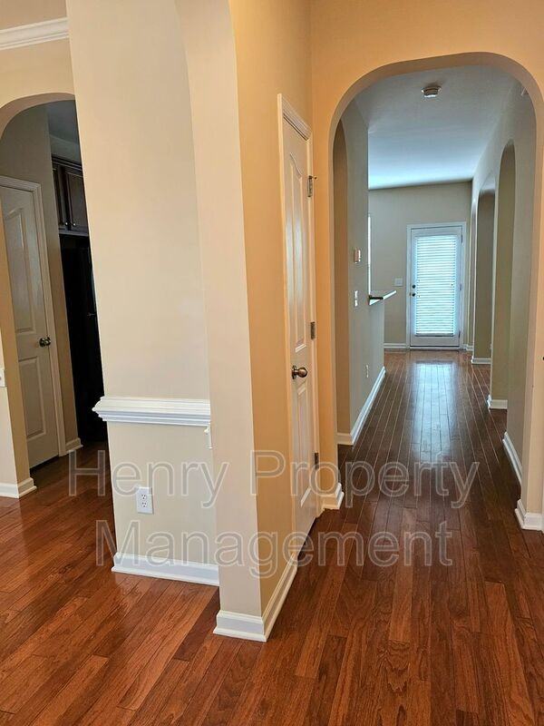 509 Hilltop View St - Photo 3 of 28