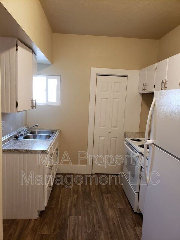 970 W Center St - Photo 6 of 13