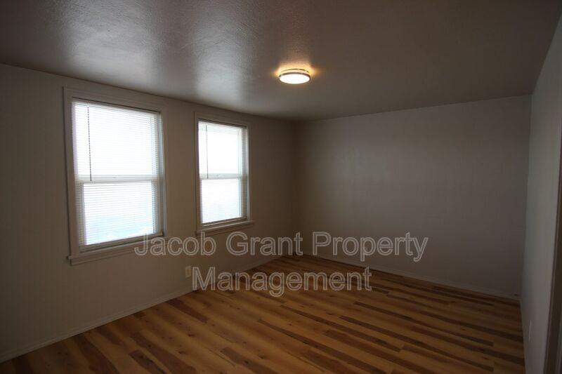 4719 Yellowstone Ave #8 - Photo 2 of 8