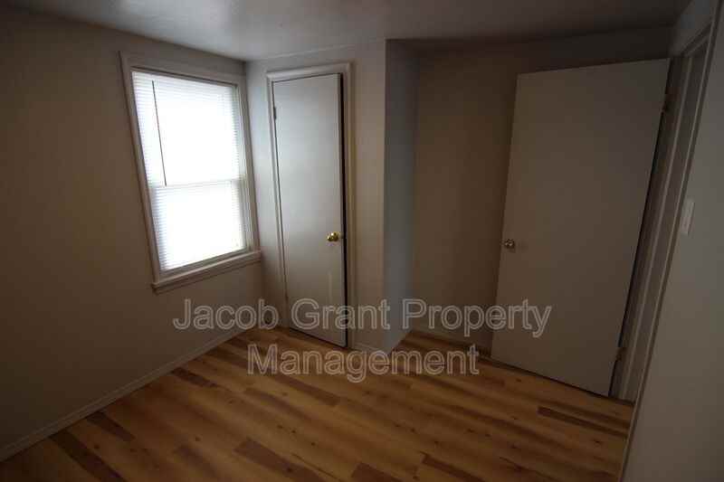 4719 Yellowstone Ave #8 - Photo 3 of 8
