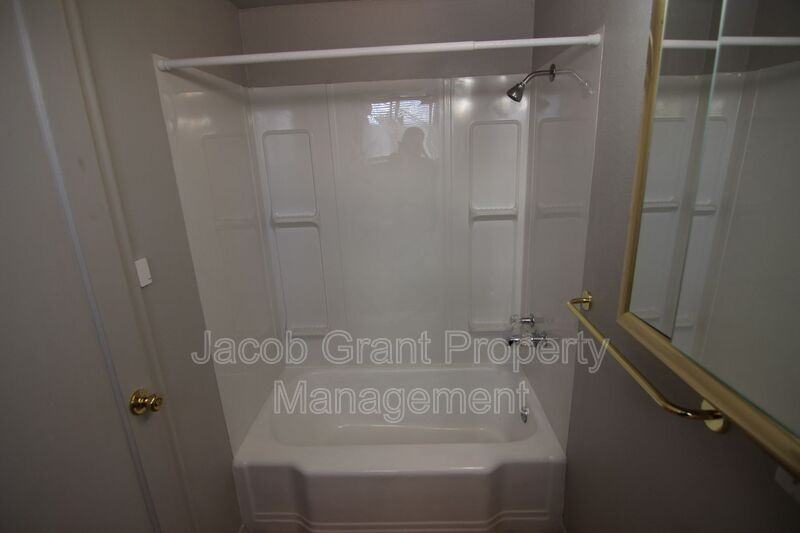 4719 Yellowstone Ave #8 - Photo 6 of 8