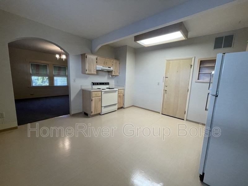 1315 W State St #4 - Photo 2 of 19