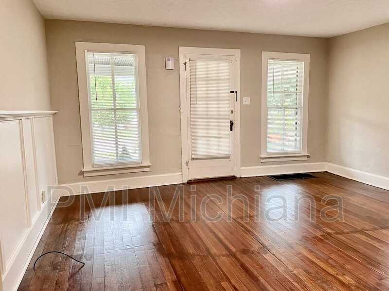 514 W Madison St - Photo 3 of 19