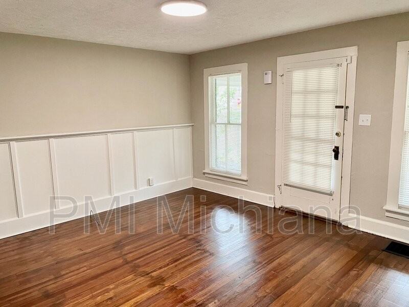 514 W Madison St - Photo 5 of 19