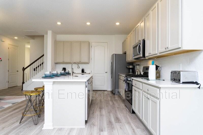 624 Benoi Dr - Photo 6 of 50