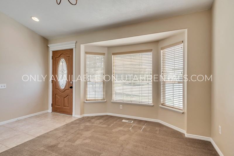 1152 Nw - Photo 5 of 19