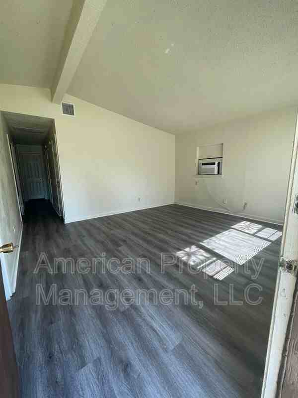 4103 E Xyler St - Photo 3 of 28