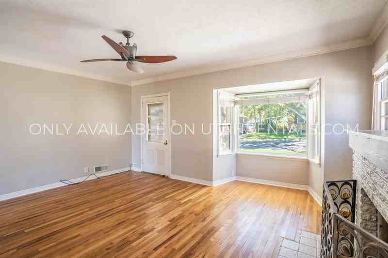 1968 E Blaine Ave - Photo 7 of 24