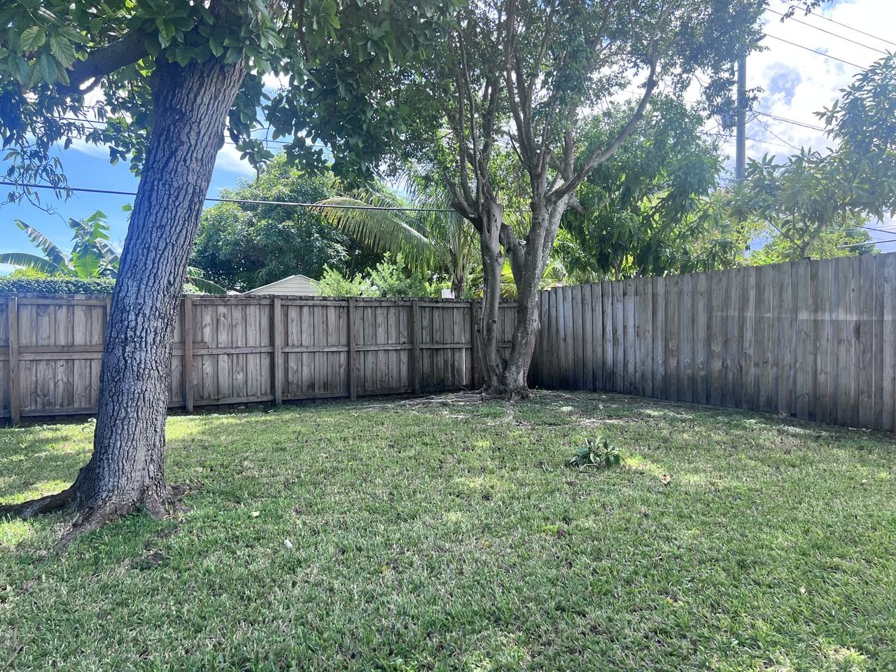 1706 Thomas St #3 - Photo 5 of 6