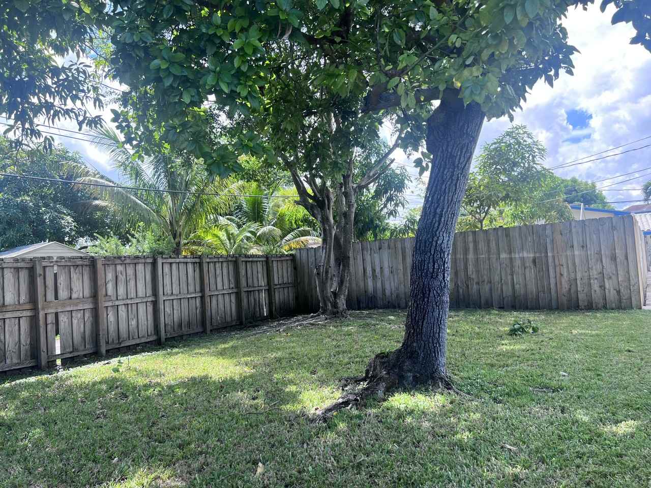 1710 Thomas St #5 - Photo 7 of 8