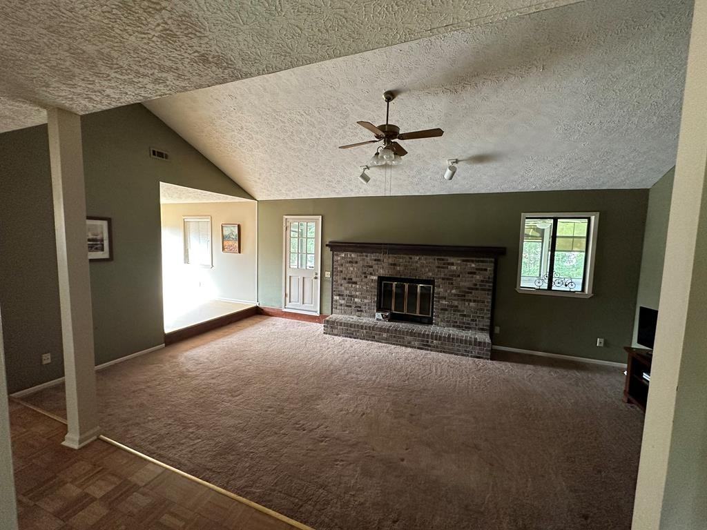 205 Todd St - Photo 4 of 25