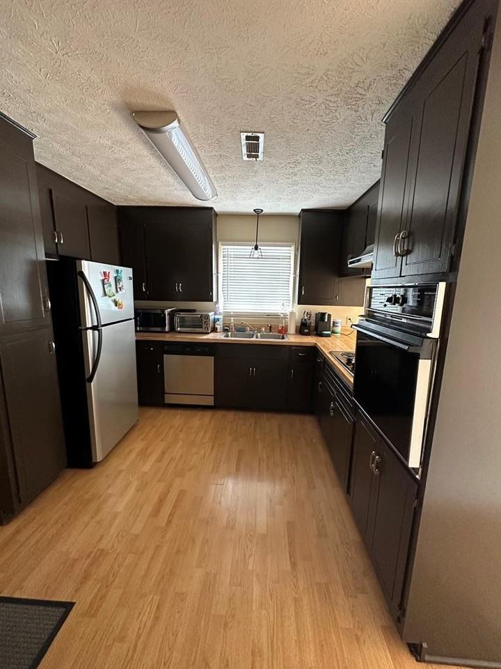 205 Todd St - Photo 7 of 25