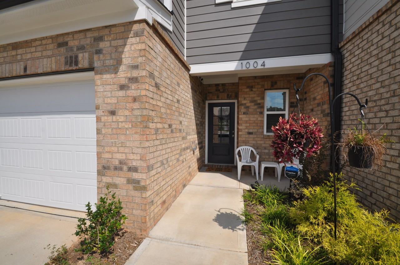 1004 Pyrenees Way - Photo 2 of 48