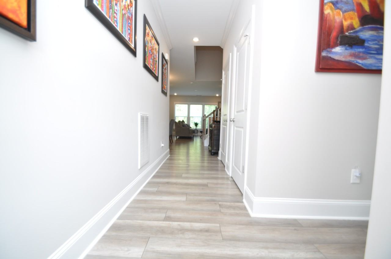 1004 Pyrenees Way - Photo 3 of 48