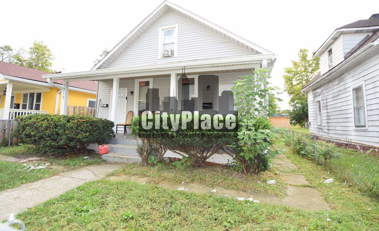 1319 W 27th St - Photo 4 of 14