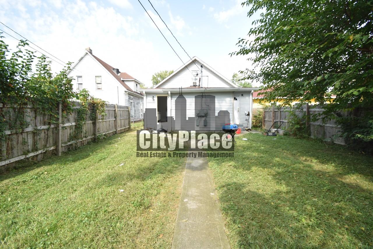 1319 W 27th St - Photo 5 of 14