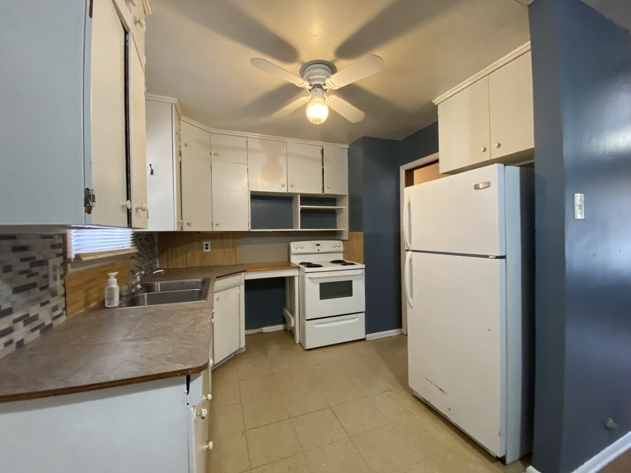 1006 Byron Ave - Photo 3 of 11