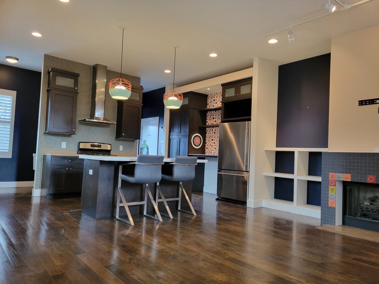 928 Caruthers Ave - Photo 3 of 19