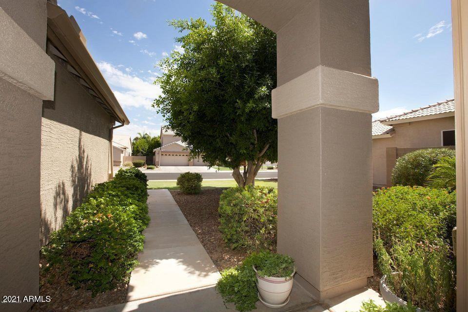 2862 E Santa Rosa Dr - Photo 4 of 34