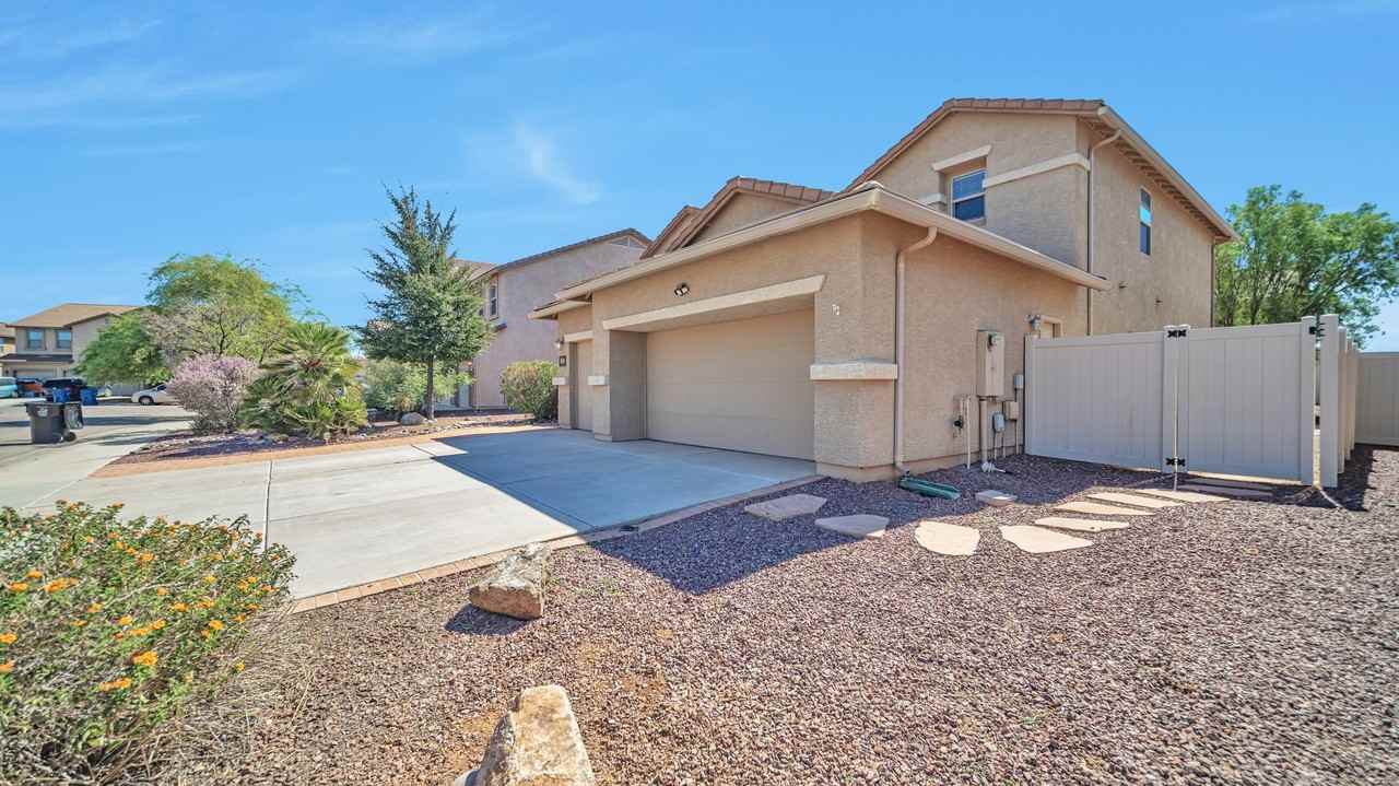 21169 E Independence Way - Photo 3 of 25