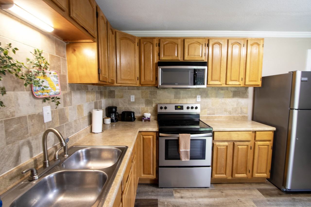 5681 Hermosa Cir - Photo 2 of 21