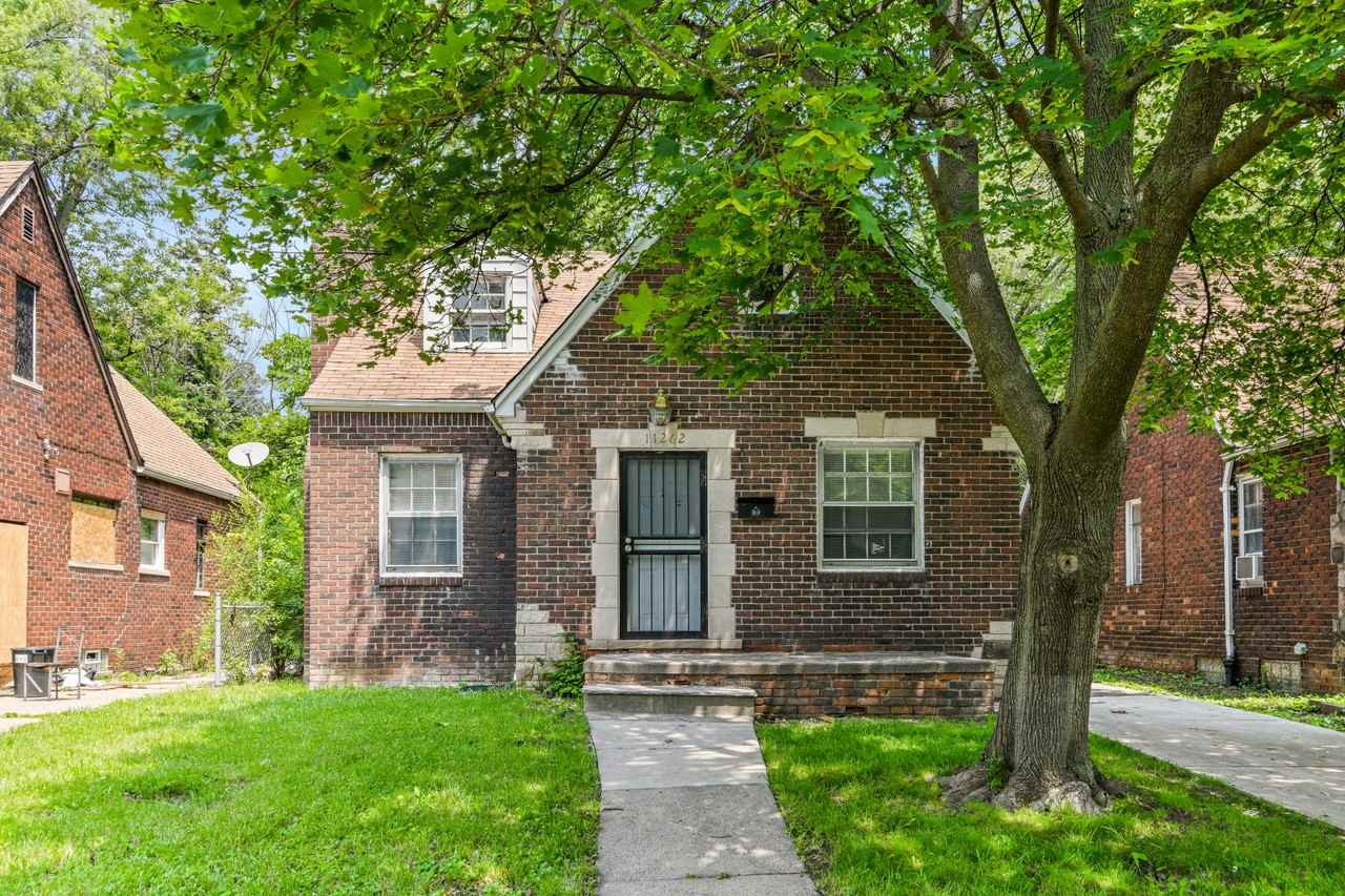 11262 Courville St - Photo 3 of 22
