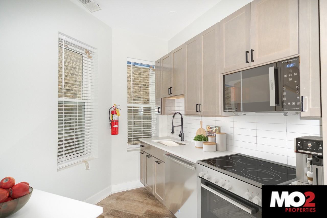 3113 W Logan Blvd #C - Photo 6 of 7