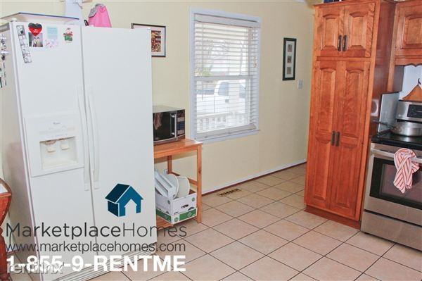 4842 Midlane Dr - Photo 3 of 6