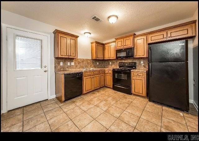 400 E Locust St - Photo 4 of 23