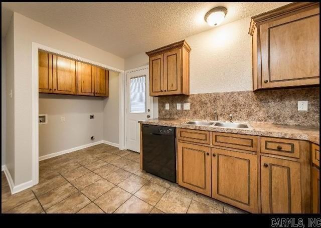 400 E Locust St - Photo 6 of 23