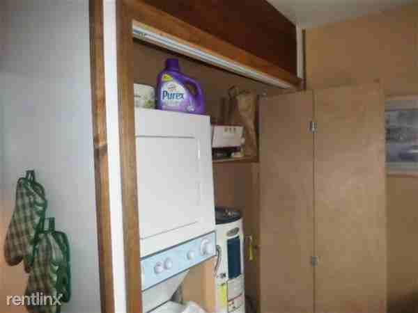 886 Hatcher St - Photo 3 of 5