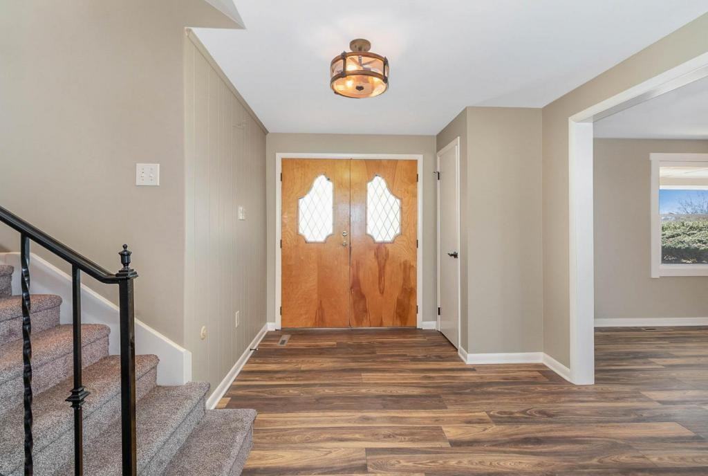 14 Randall Dr - Photo 3 of 43