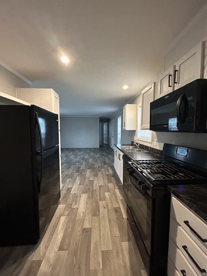 2366 Harbor Dr #75 - Photo 2 of 14