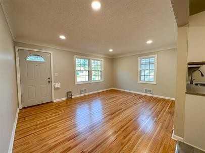 4218 Xenia Ave N - Photo 2 of 16