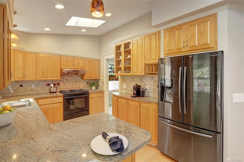 10818 Northeast 182nd Court - Photo 3 of 5