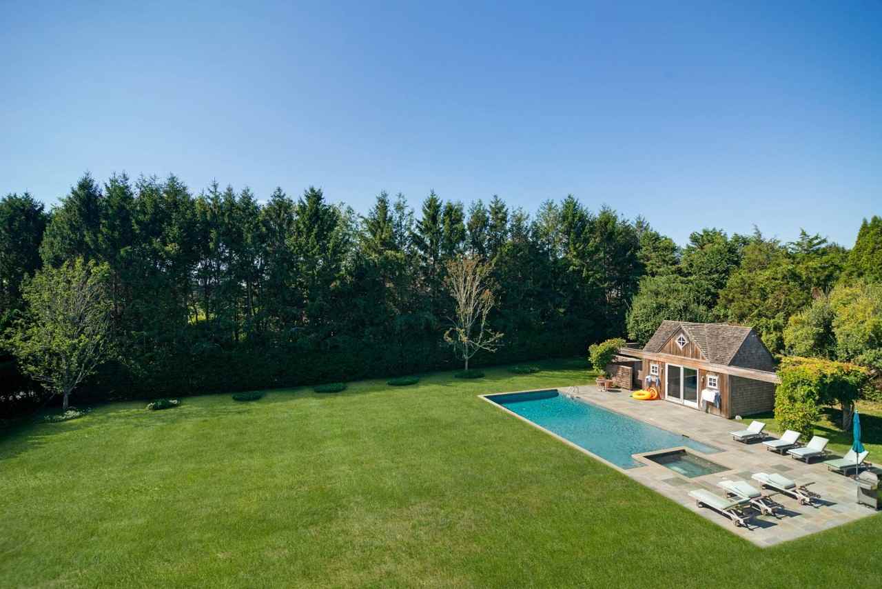 51 Mecox Bay Ln - Photo 2 of 21