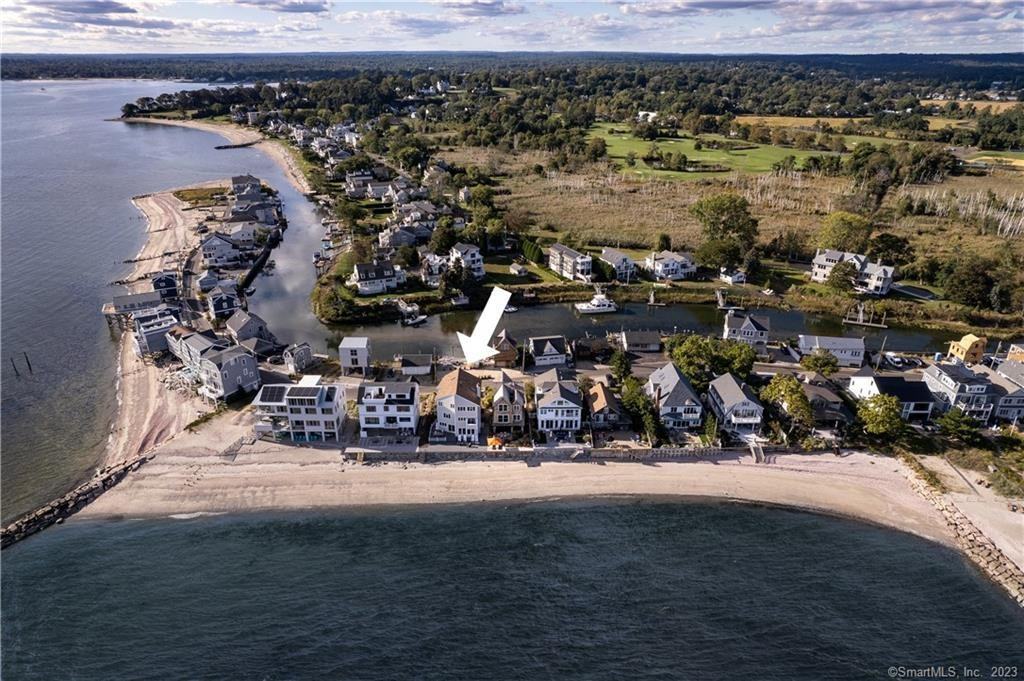 2087 Fairfield Beach Rd - Photo 2 of 30