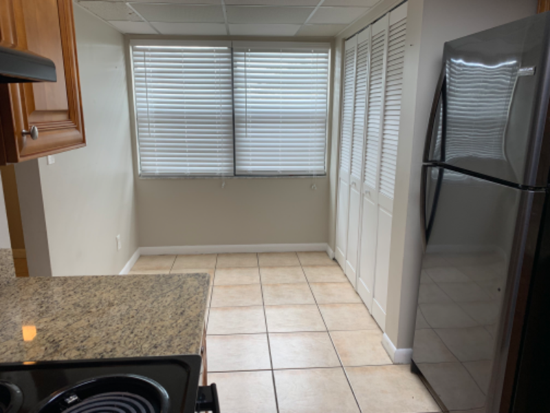 964 Morningside Dr #964 - Photo 3 of 12