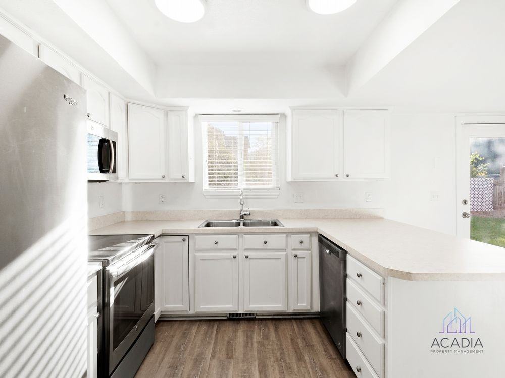 1285 S 550 E - Photo 3 of 39