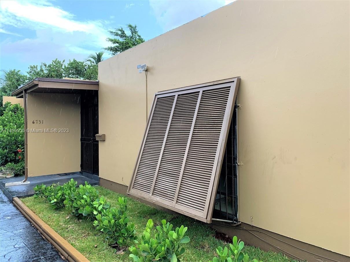 6731 Kingsmoor Way #6731 - Photo 2 of 23