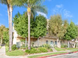 featured image of 955 E Hyde Park Blvd