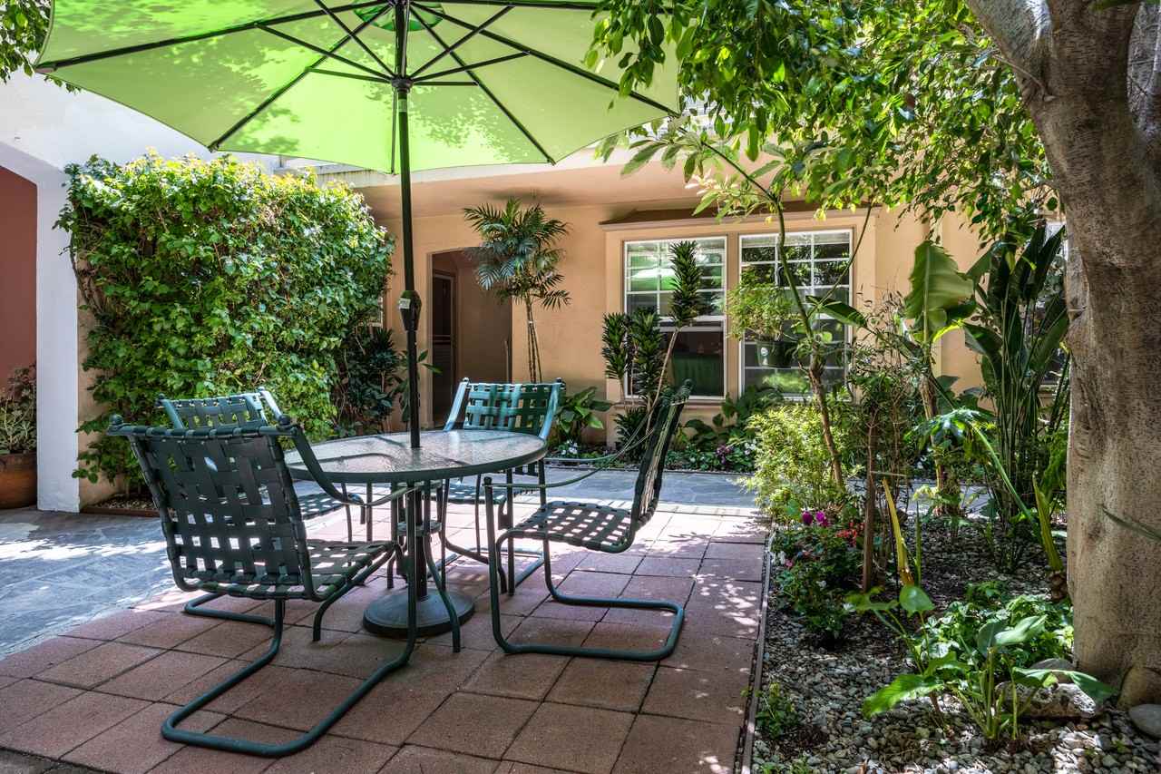 421 N. Doheny Drive - Photo 2 of 12