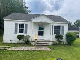 featured image of 2108 Thompson Dr #B