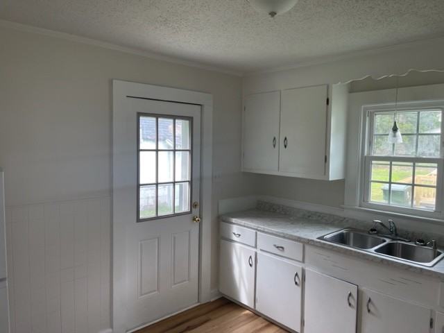 2108 Thompson Dr #B - Photo 6 of 16