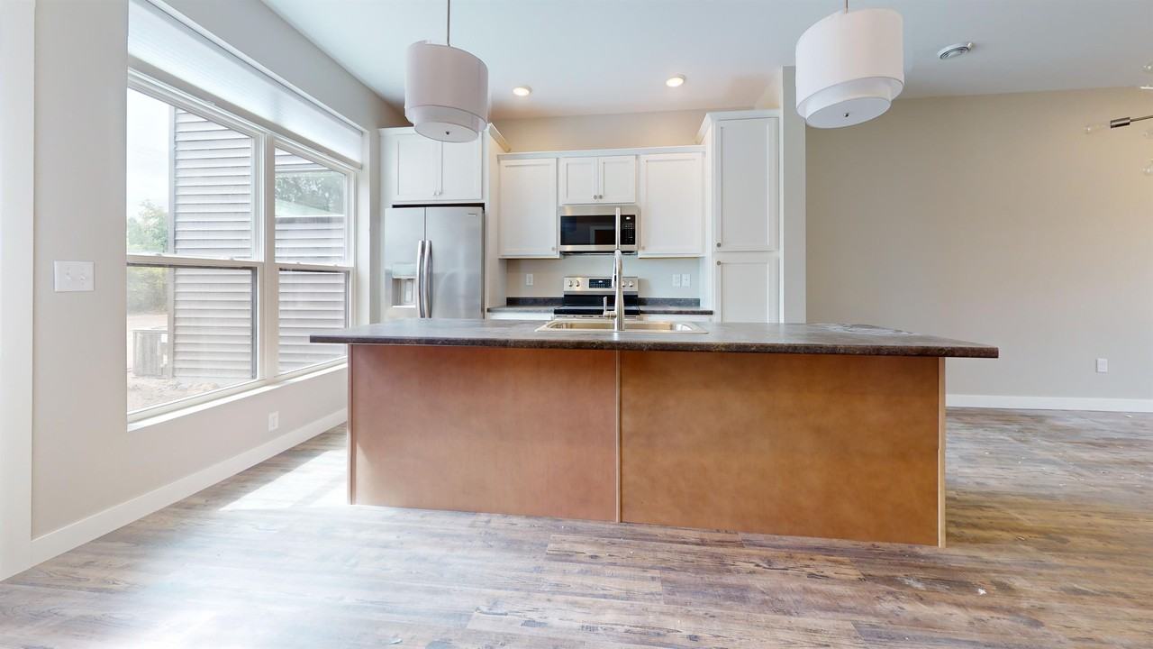 203 Short St #203 - Photo 3 of 14