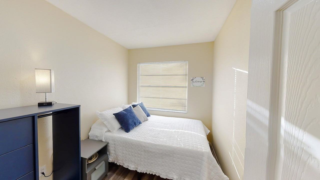 E 27th Ave - Photo 2 of 16