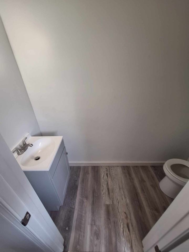 639 E South St #1 - Photo 3 of 20